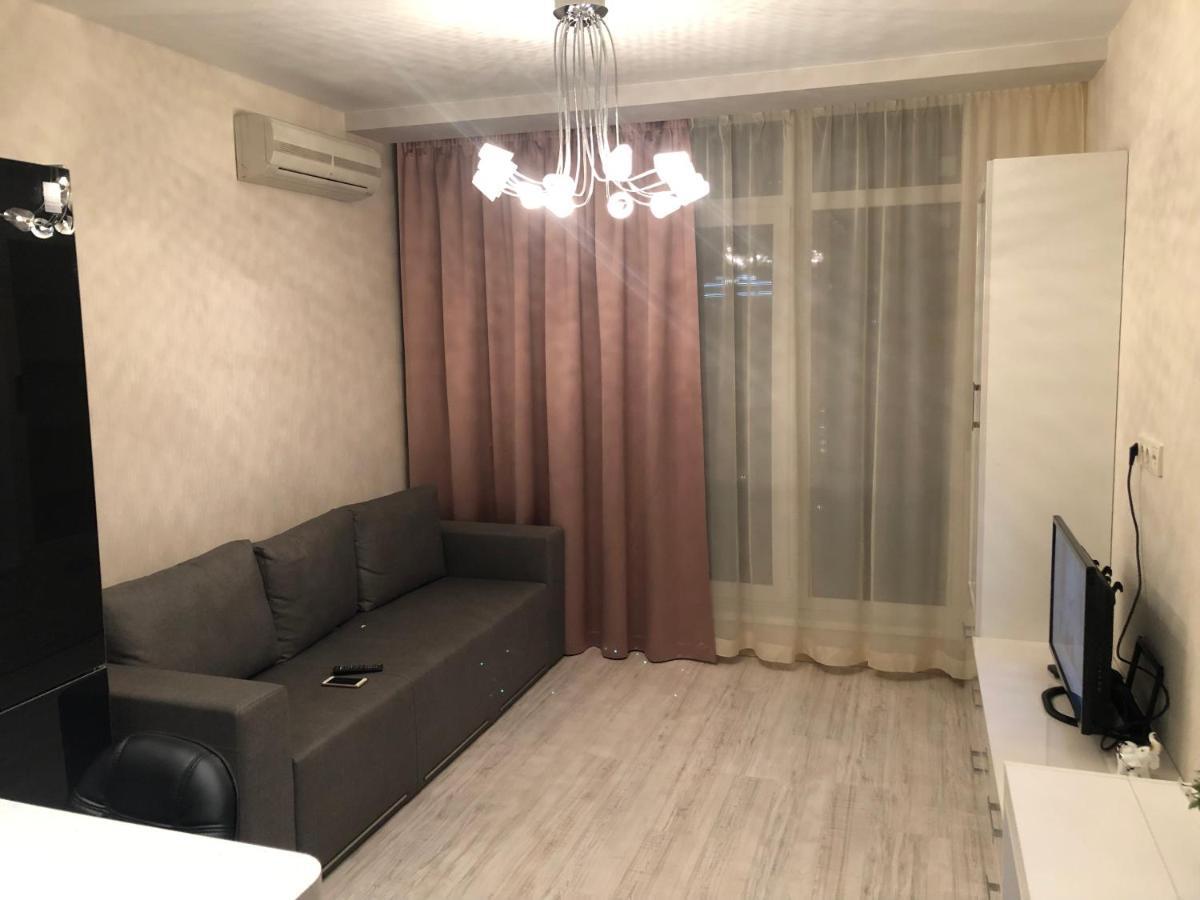 нова затишна студіо плюс спальня біля метро житомирська Apartment Kyiv